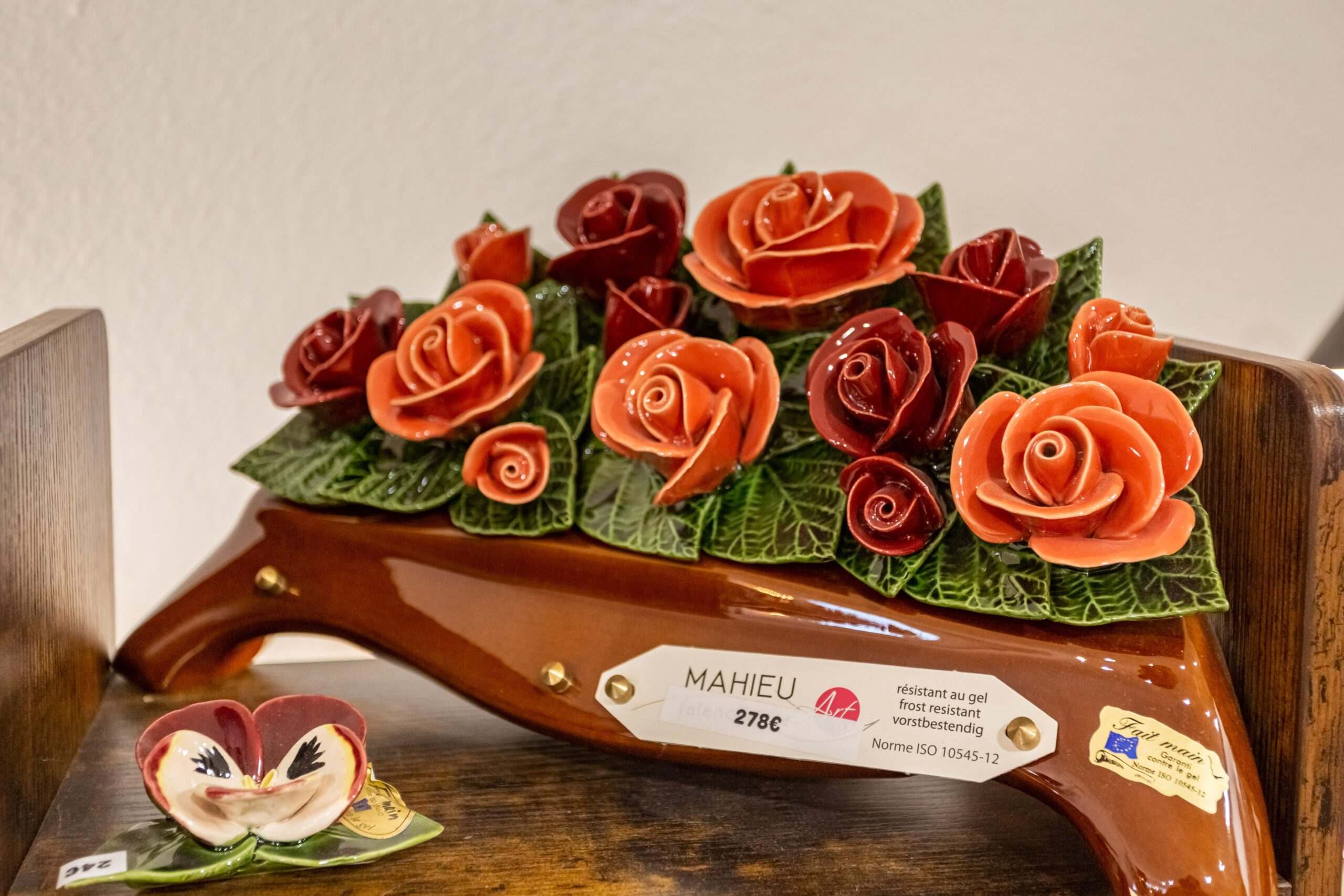 plaques a motifs rose